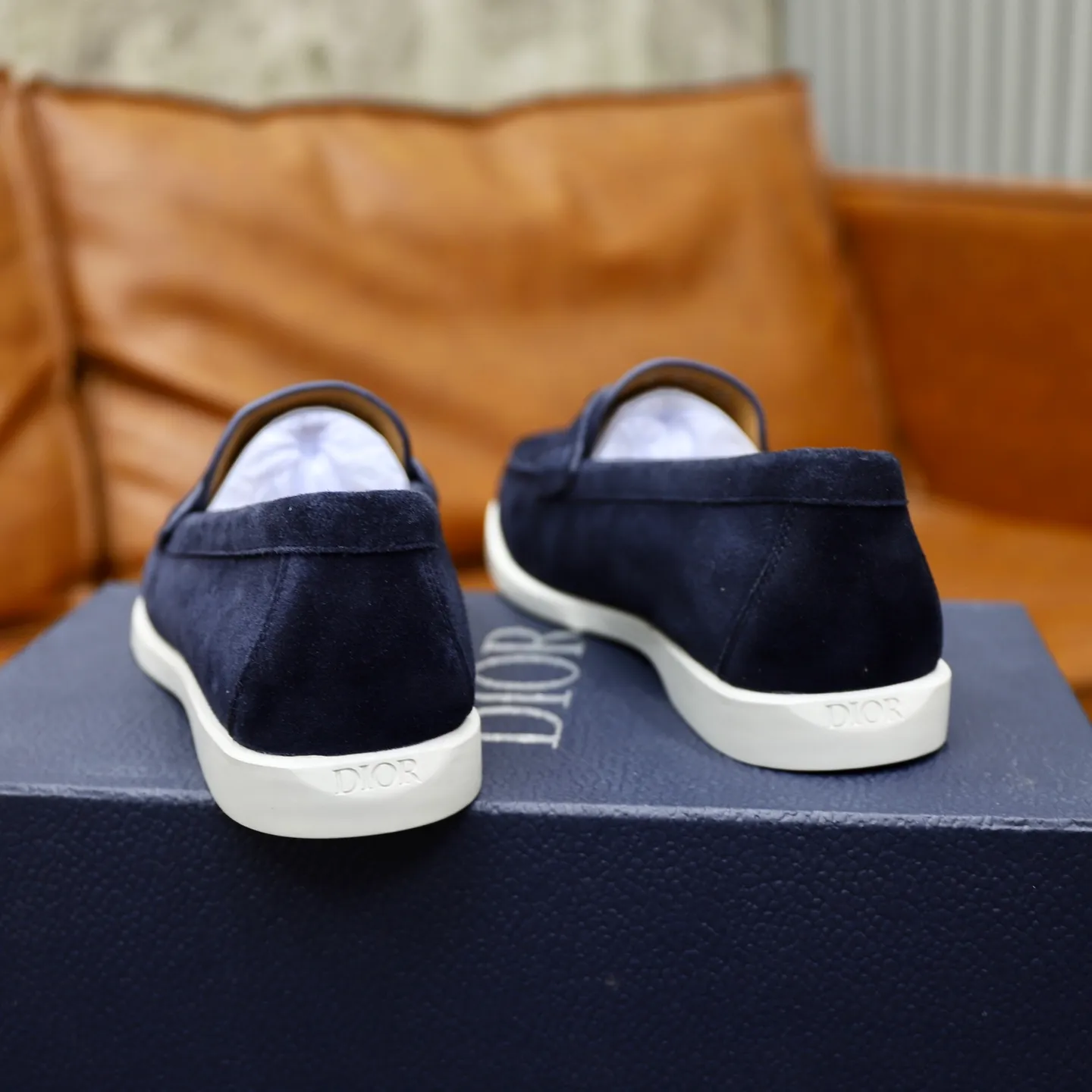 Ex-factory price: 560🙅‍♂️🙅‍♂️🙅‍♂️ Brand: Dior DIOR Standard code: Men's code 38/44 (45 can be customized) Grade: Same as the official website Material: Original cowhide stitching, cowhide lining, original TPU wear-resistant soft outsole Style categories: Leisure and sports version, footwear for driving, young fashion, European and American trends, British style Color: actual picture color